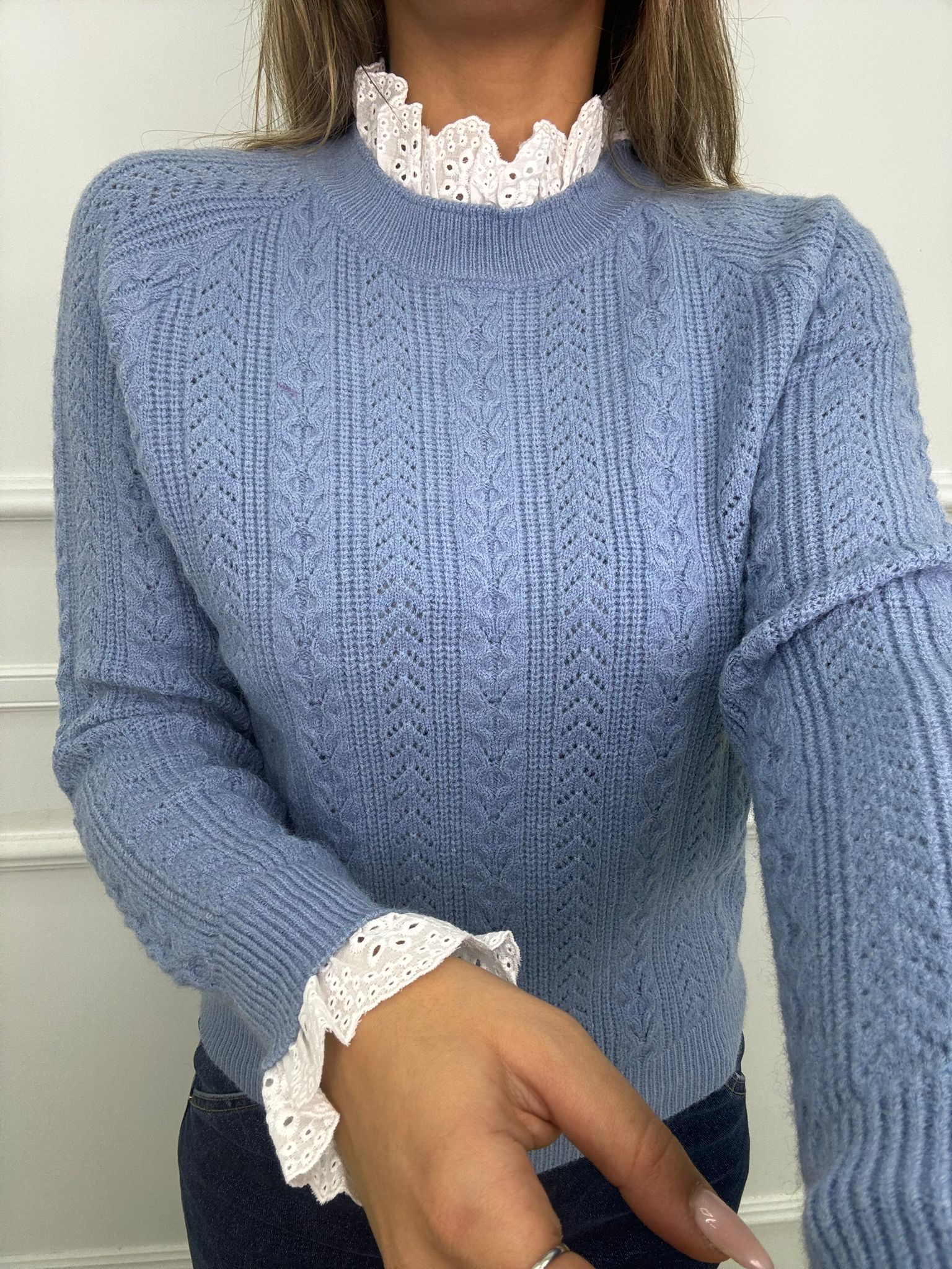 Maglione trama treccia con collo in merletto - immagine 8