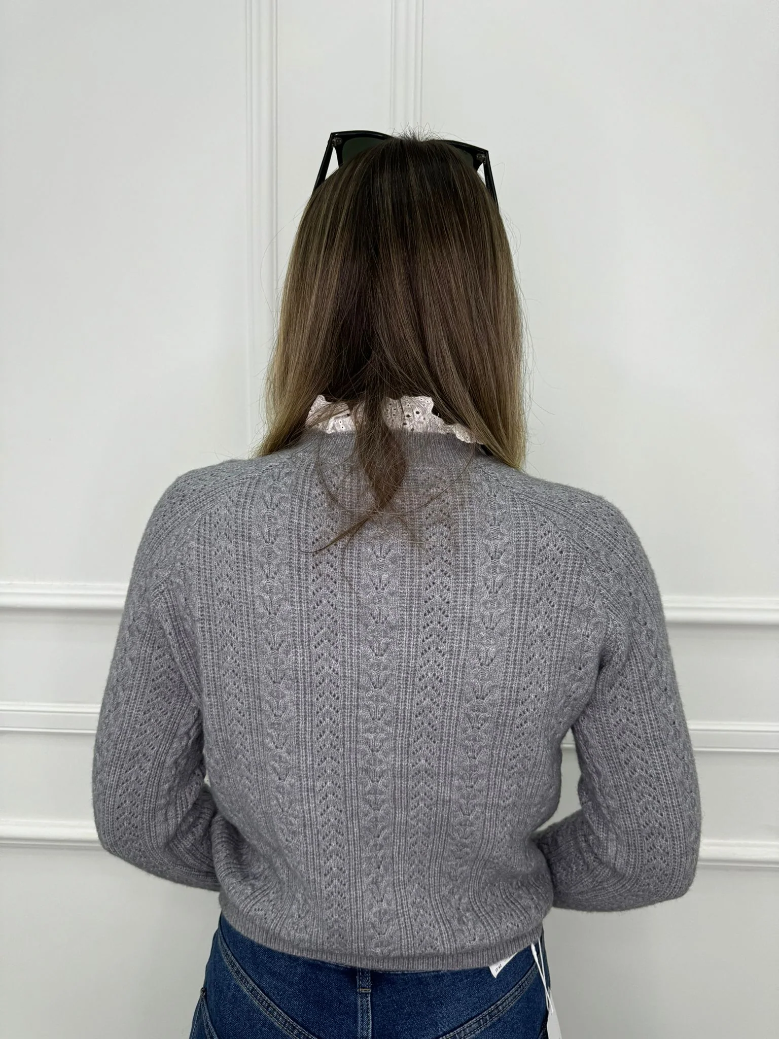 Maglione trama treccia con collo in merletto - immagine 4