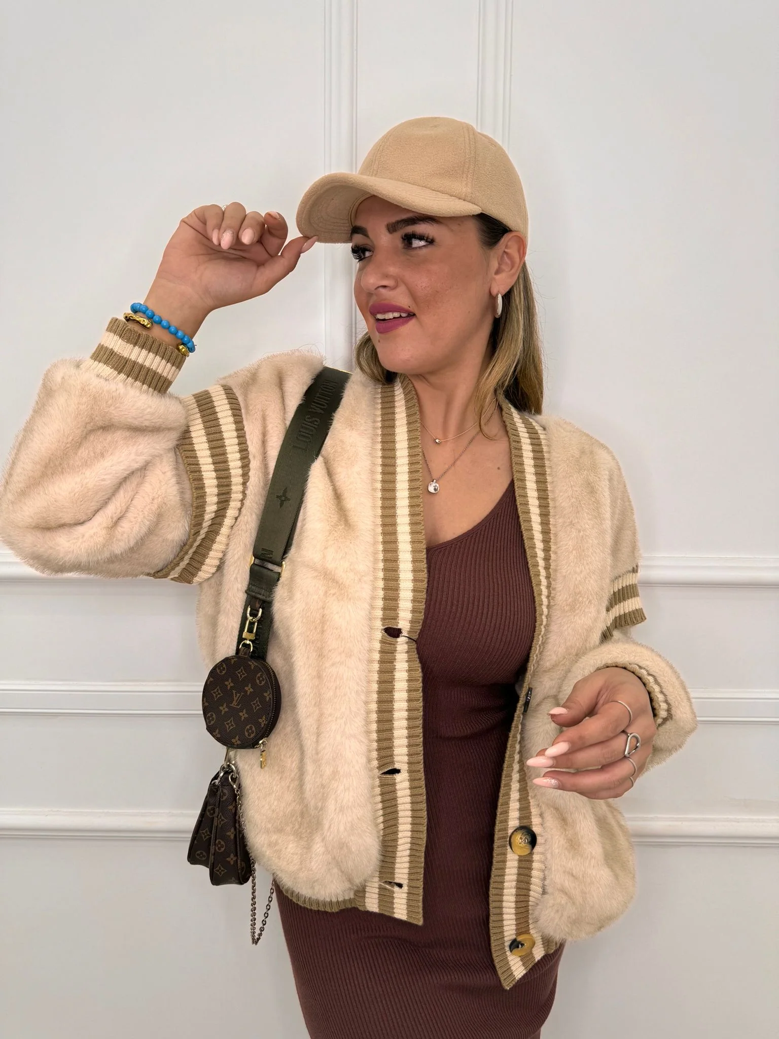 Pelliccia beige con inserti in tessuto - immagine 2