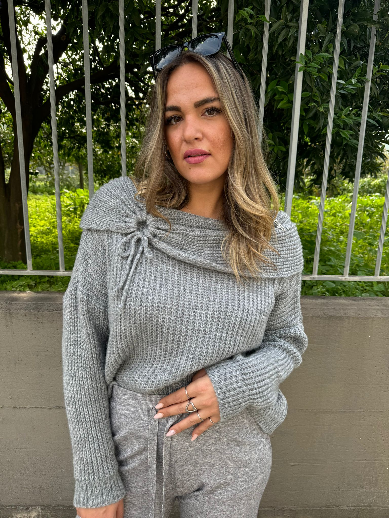 Maglione in lana con risvolto - immagine 2