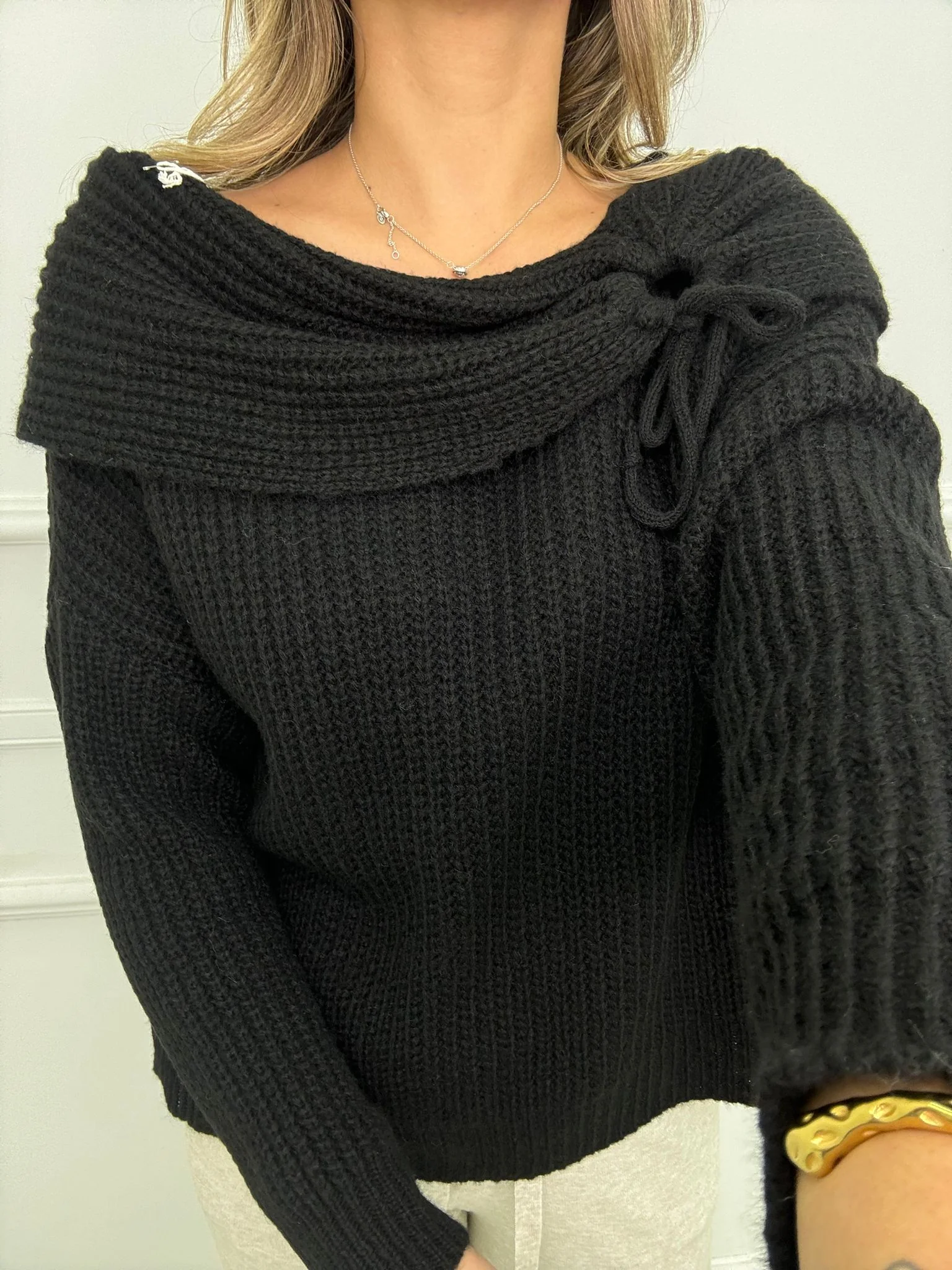 Maglione in lana con risvolto - immagine 8