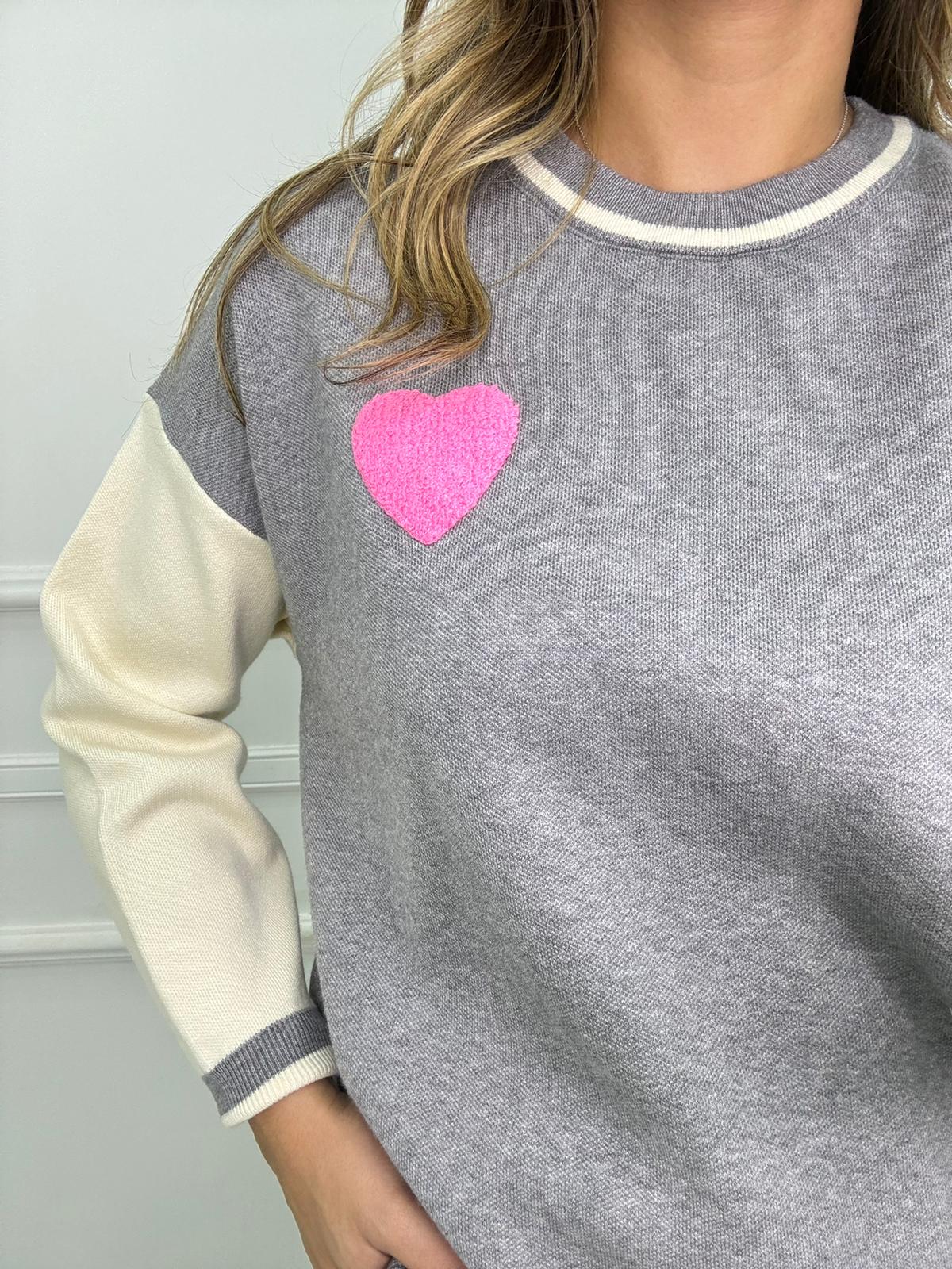 Maglione con cuore teddy e scritta dietro - immagine 7