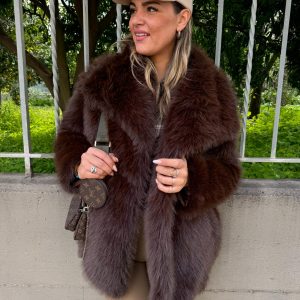 Pelliccia eco tinta unita modello over