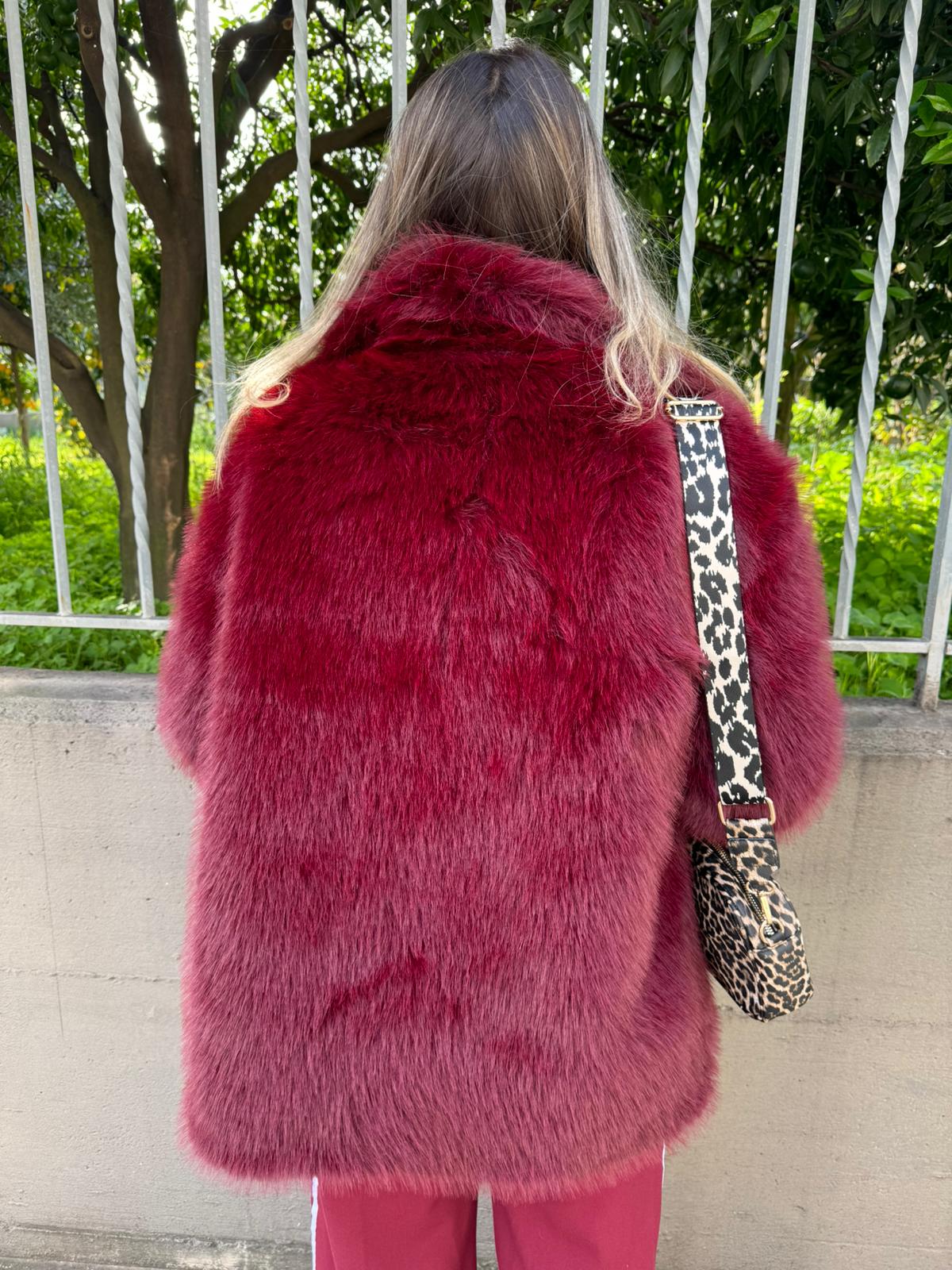 Pelliccia eco lunga modello over - immagine 4