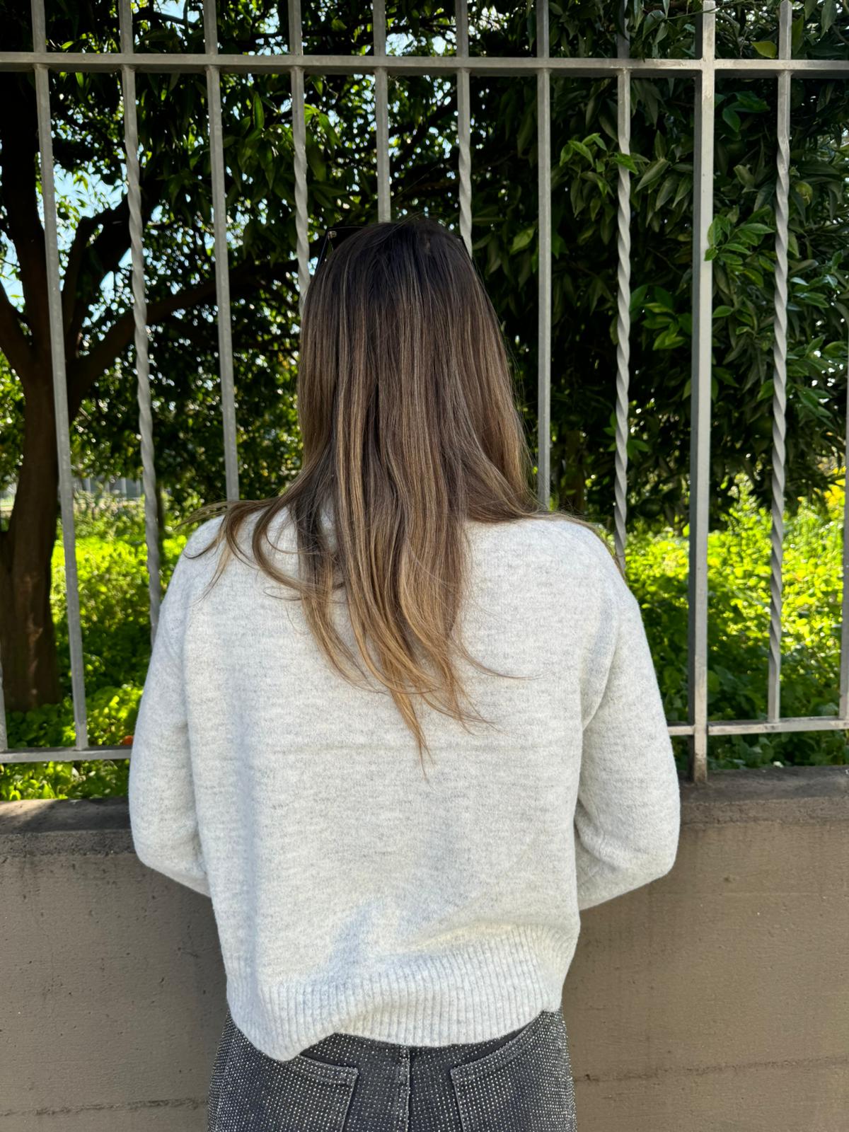 Maglione tinta unita mezzo collo - immagine 3