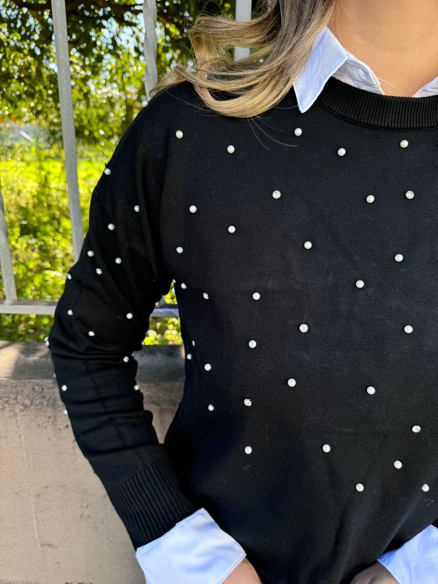 Maglioncino giro collo con perle - immagine 3