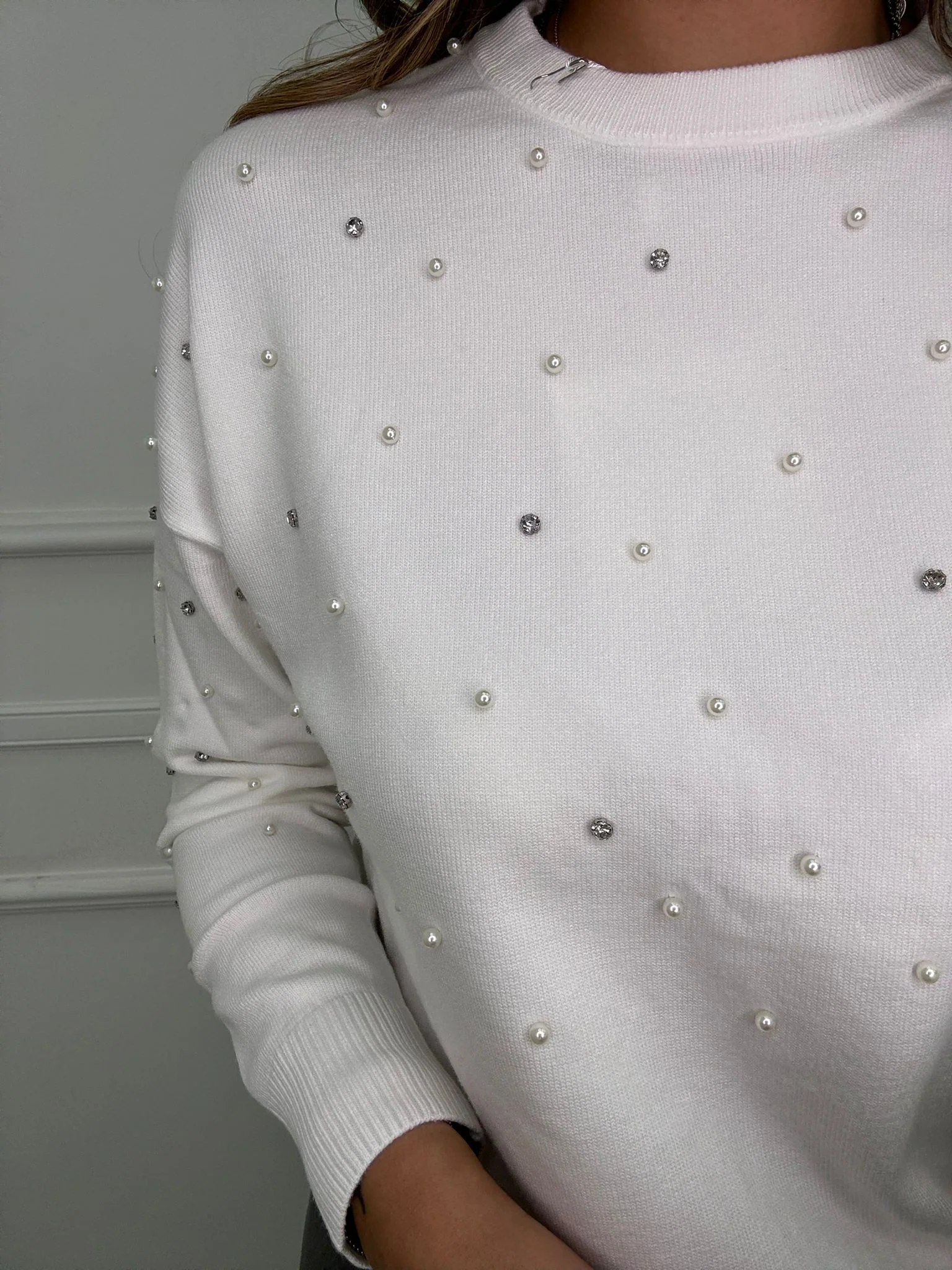 Maglioncino giro collo con perle - immagine 9