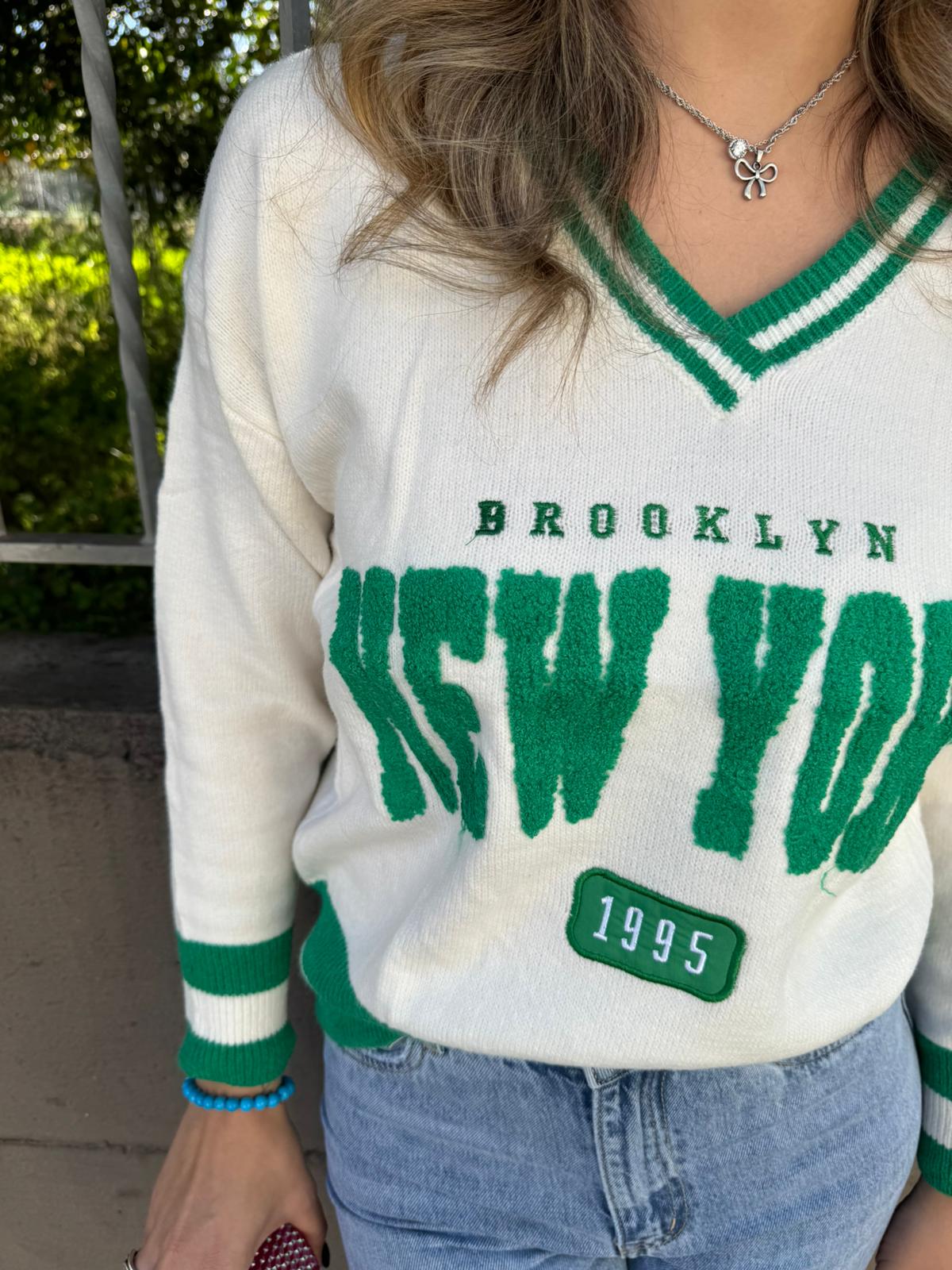 Maglione New York con scollo a V - immagine 3