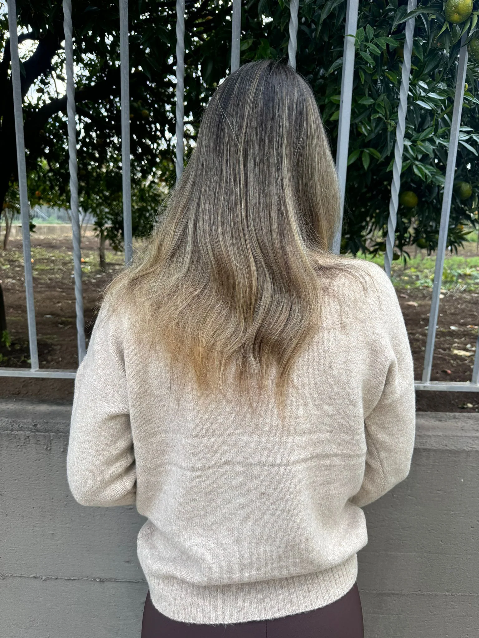 Magione mezzo collo con paillettes - immagine 4