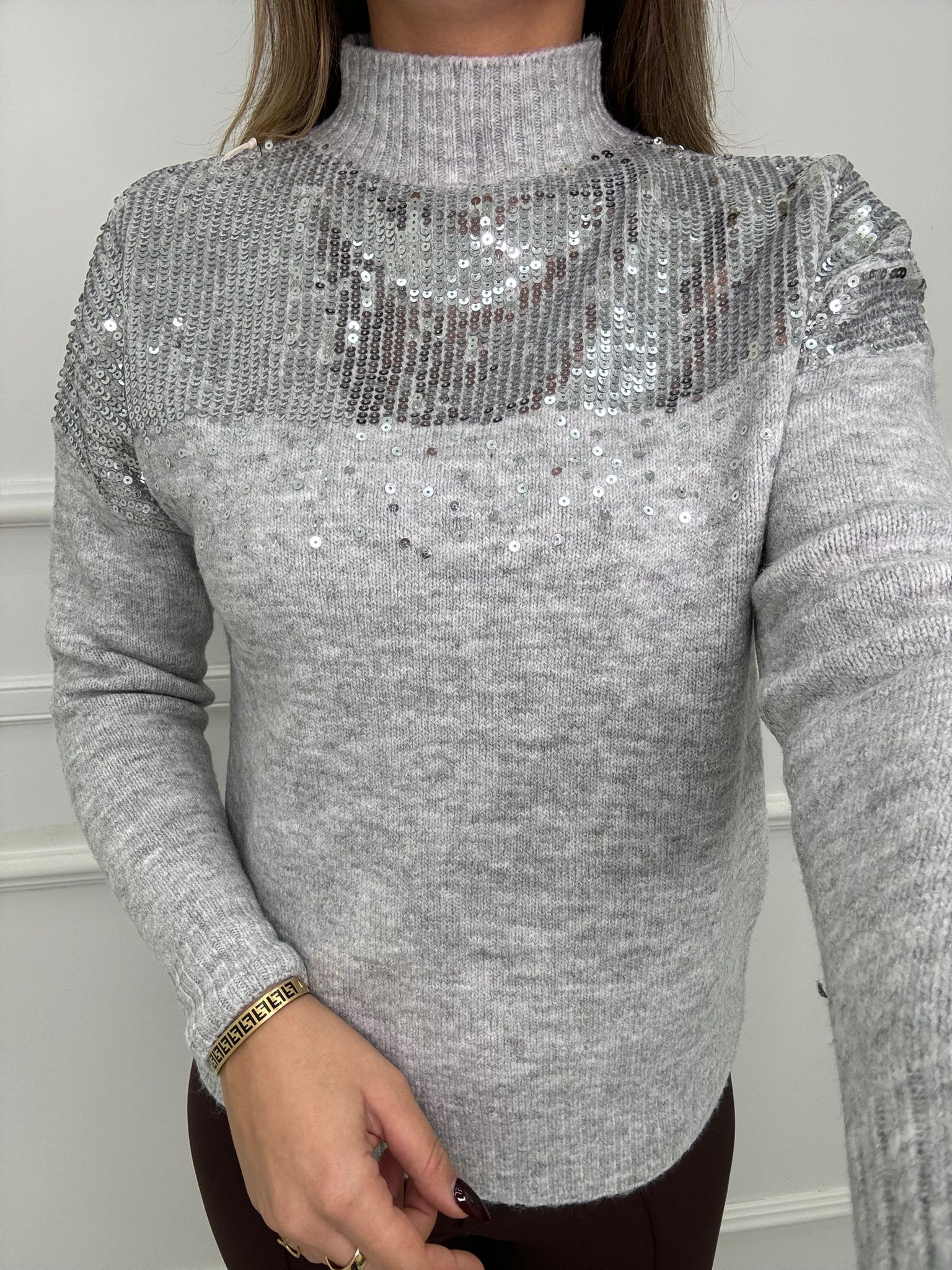 Magione mezzo collo con paillettes - immagine 5