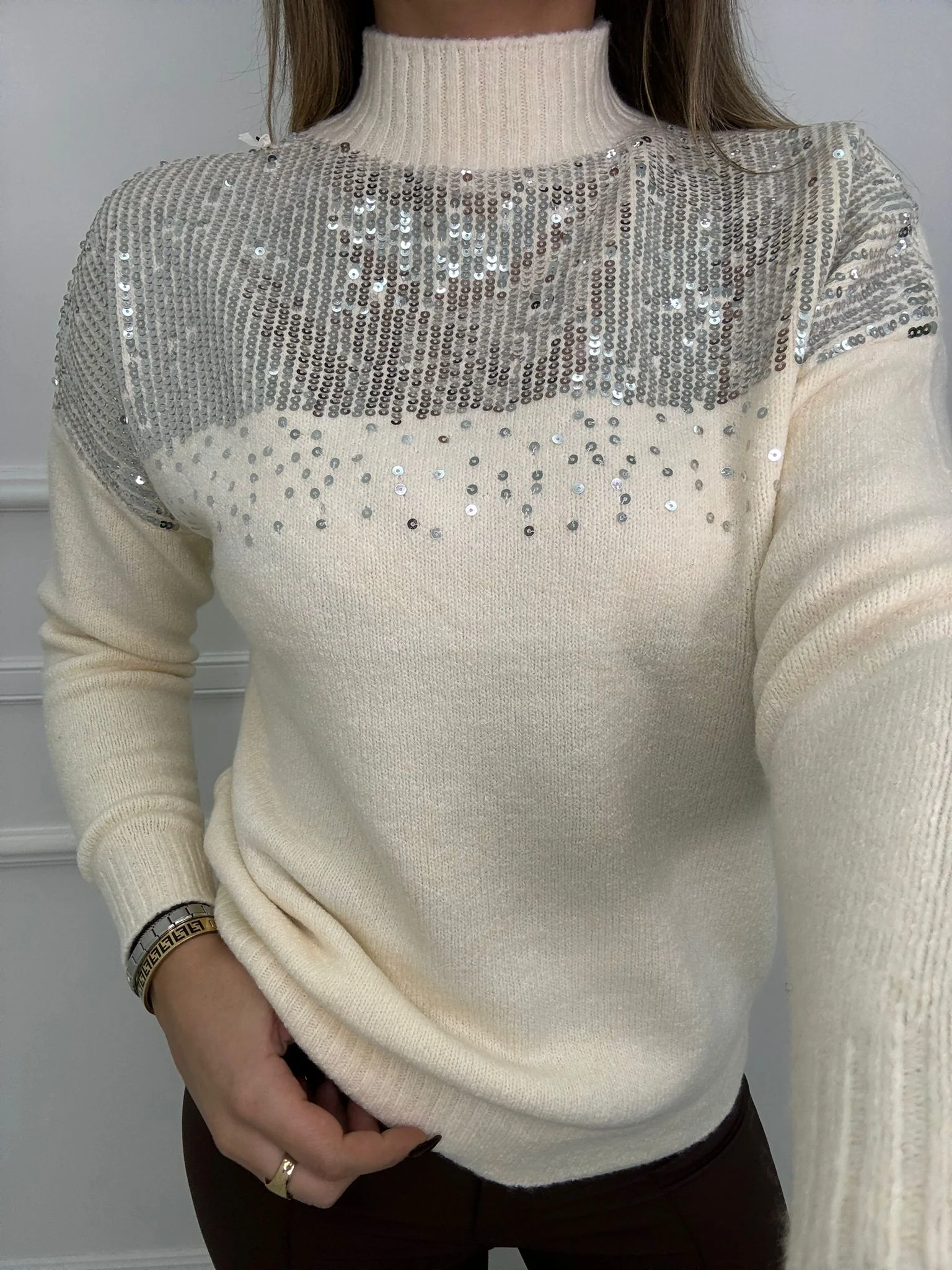 Magione mezzo collo con paillettes - immagine 8