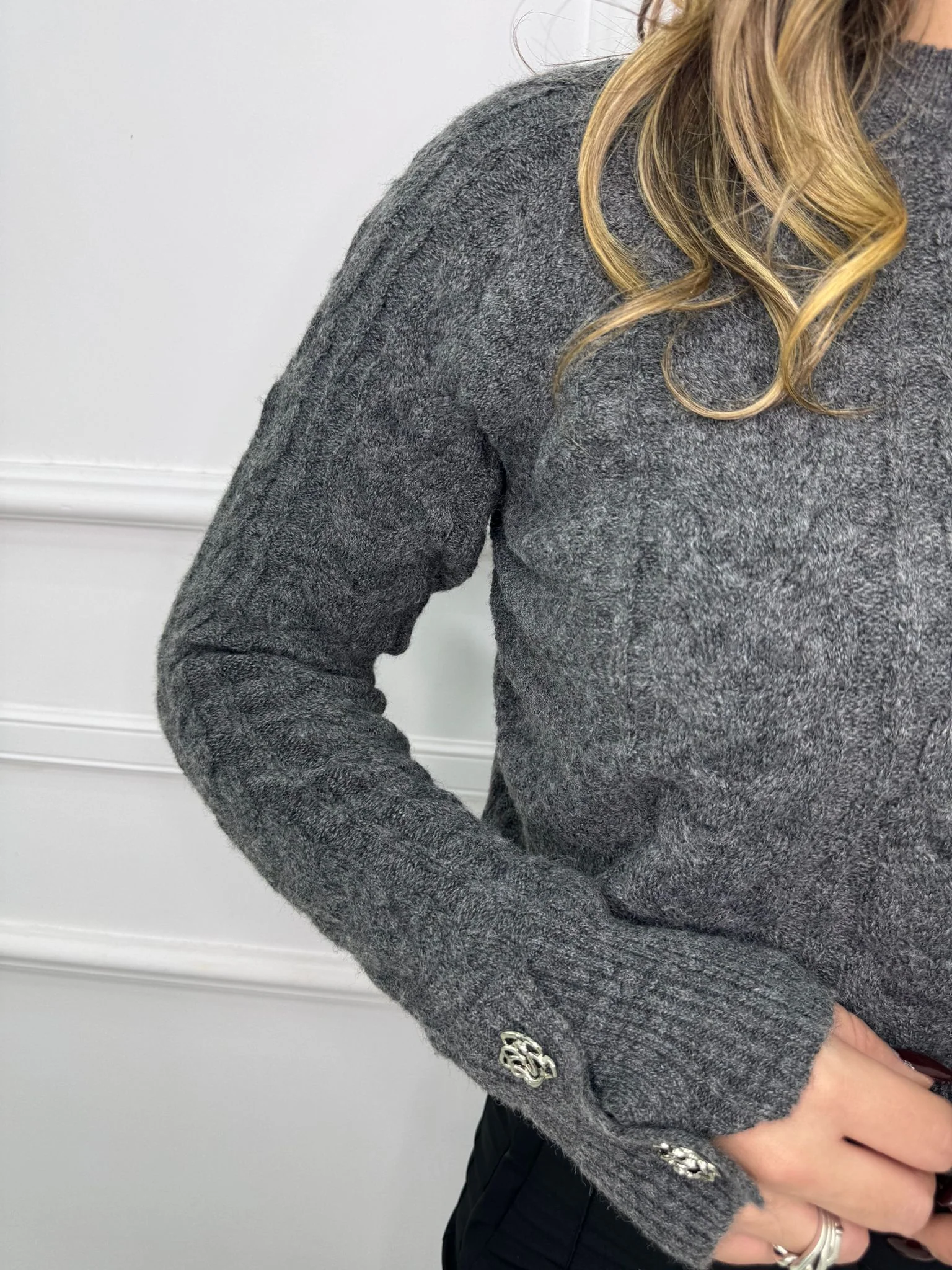 Maglione giro collo trama treccia - immagine 3