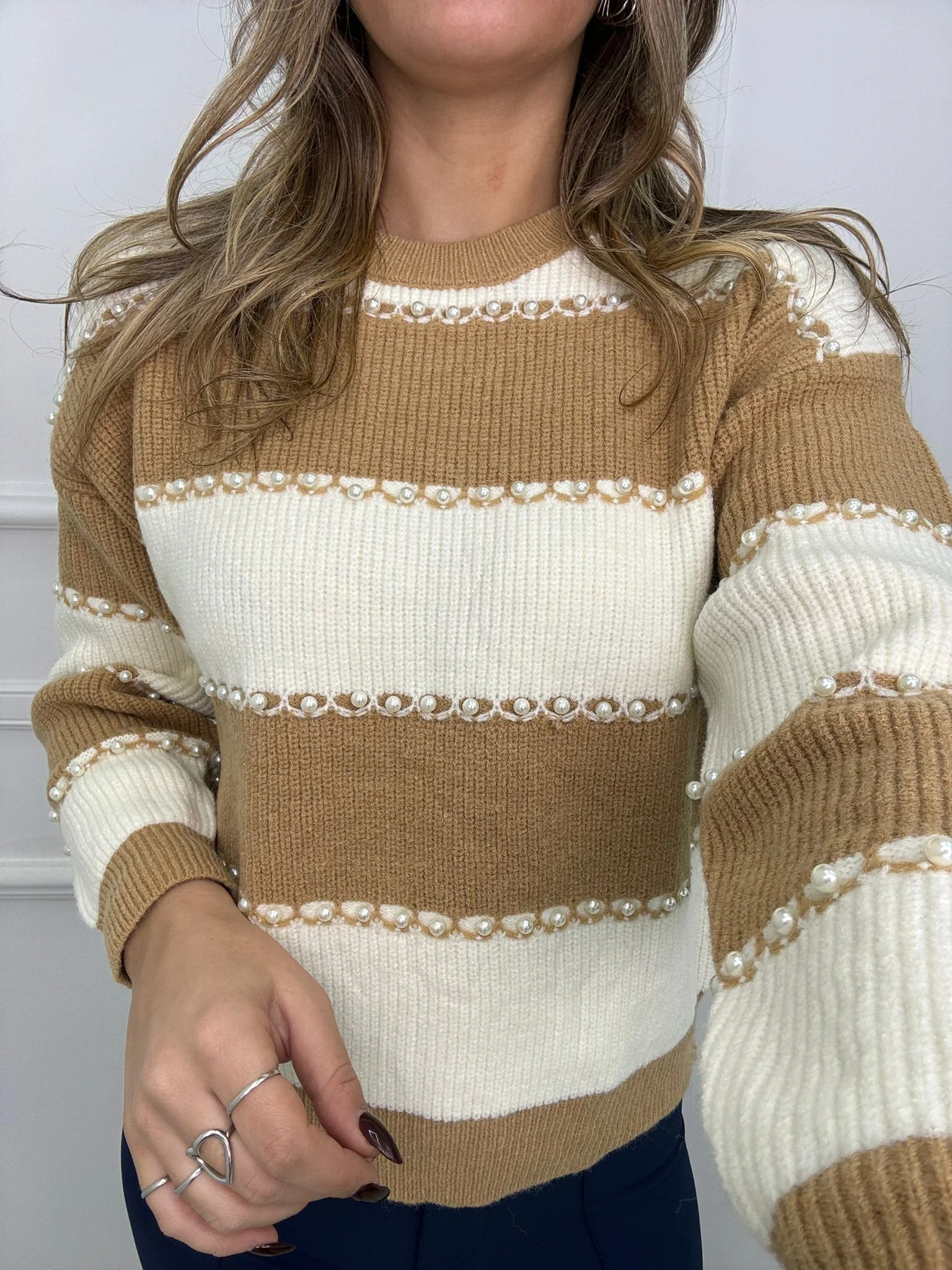 Maglione over a righe con perle - immagine 5
