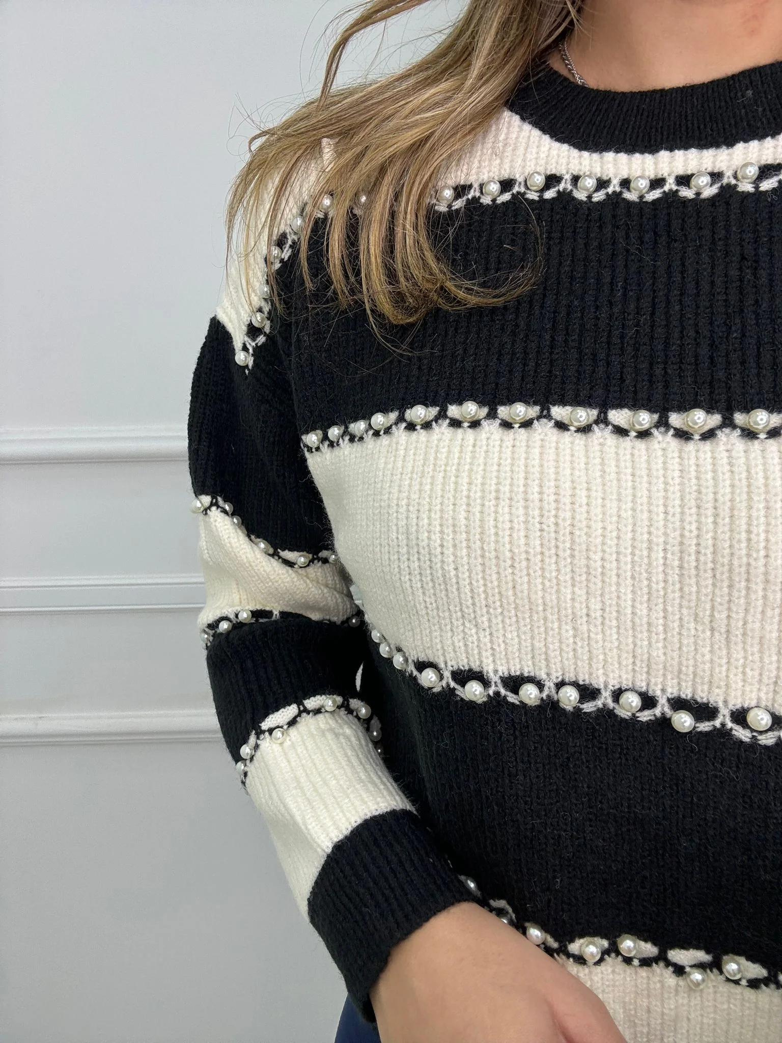 Maglione over a righe con perle - immagine 9