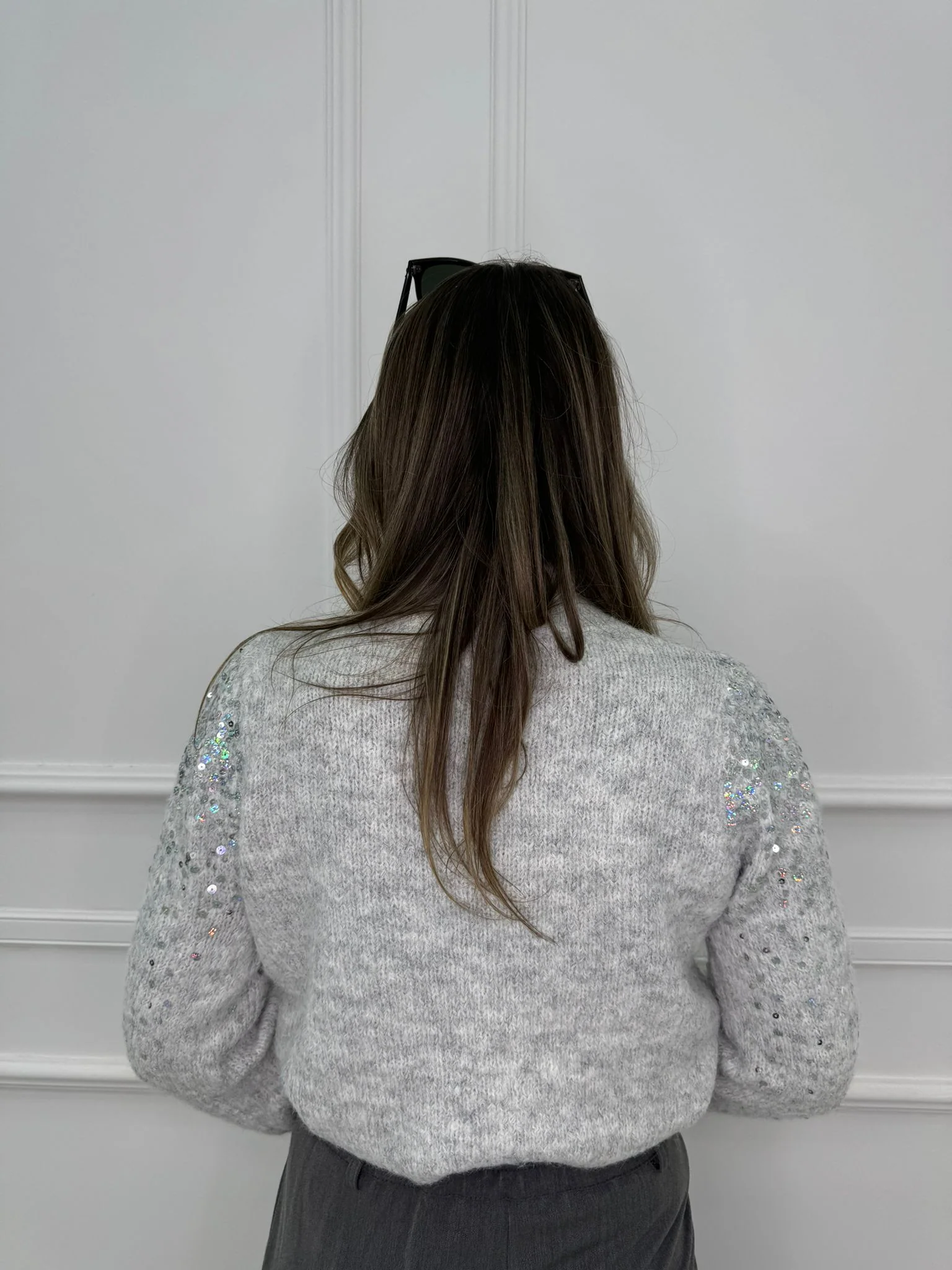 Maglione mezzo collo con parte superiore in paillettes - immagine 4