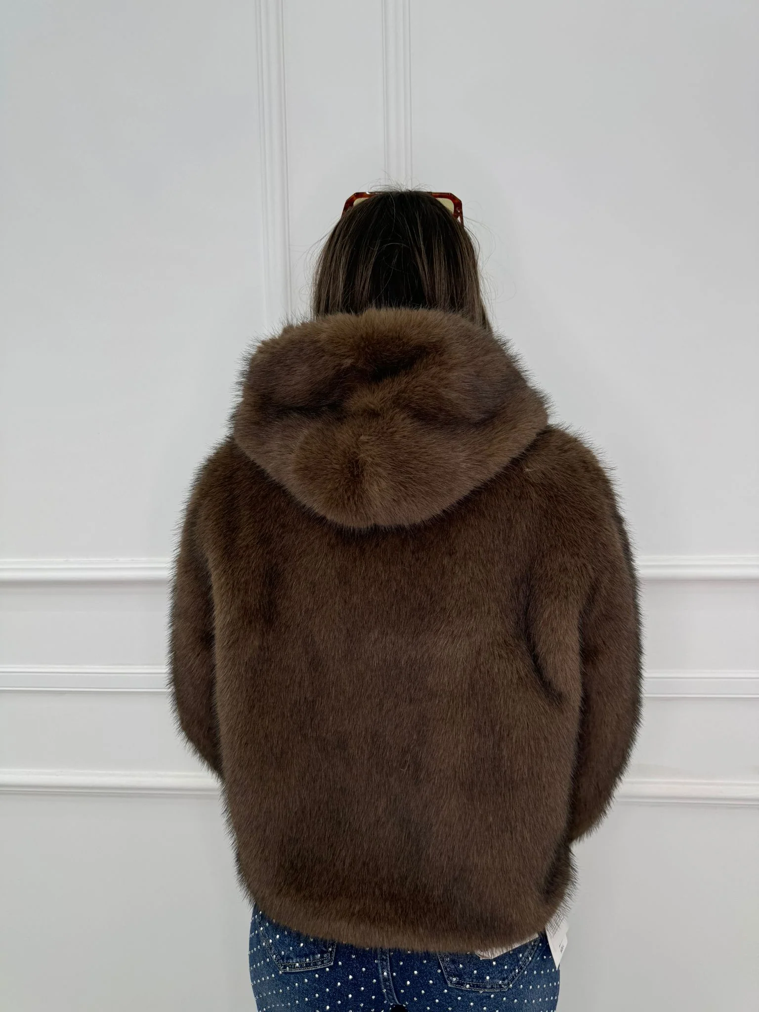 Pelliccia eco modello over con cappuccio e zip - immagine 5