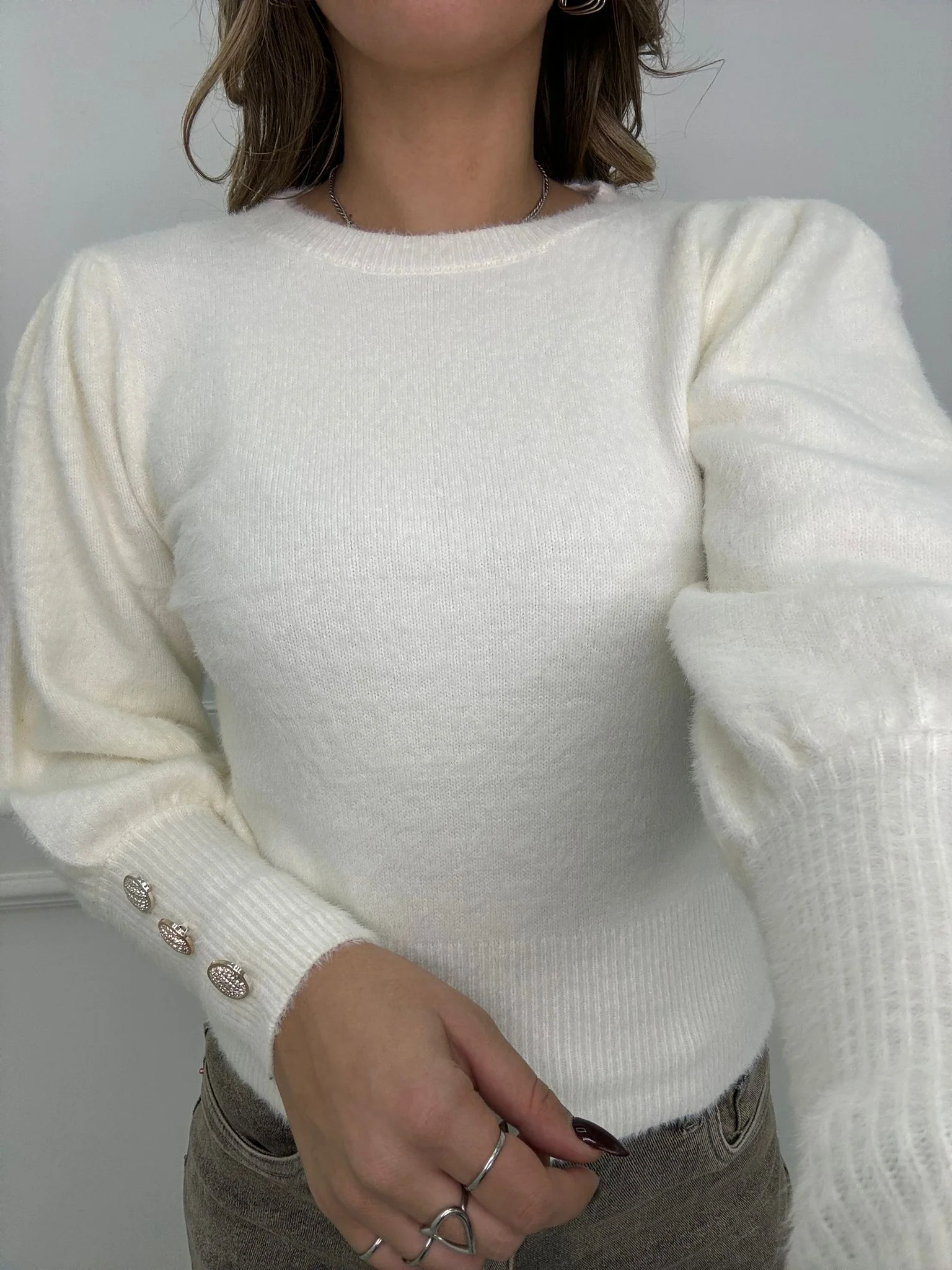 Maglione in pelo con spalle a sbuffo - immagine 8