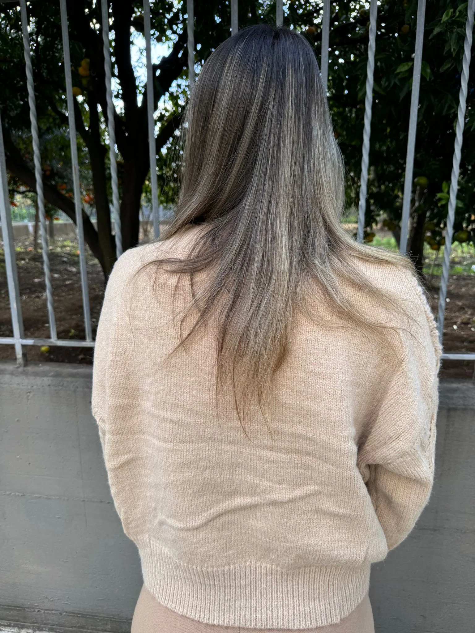 Maglione trama treccia tinta unita - immagine 4