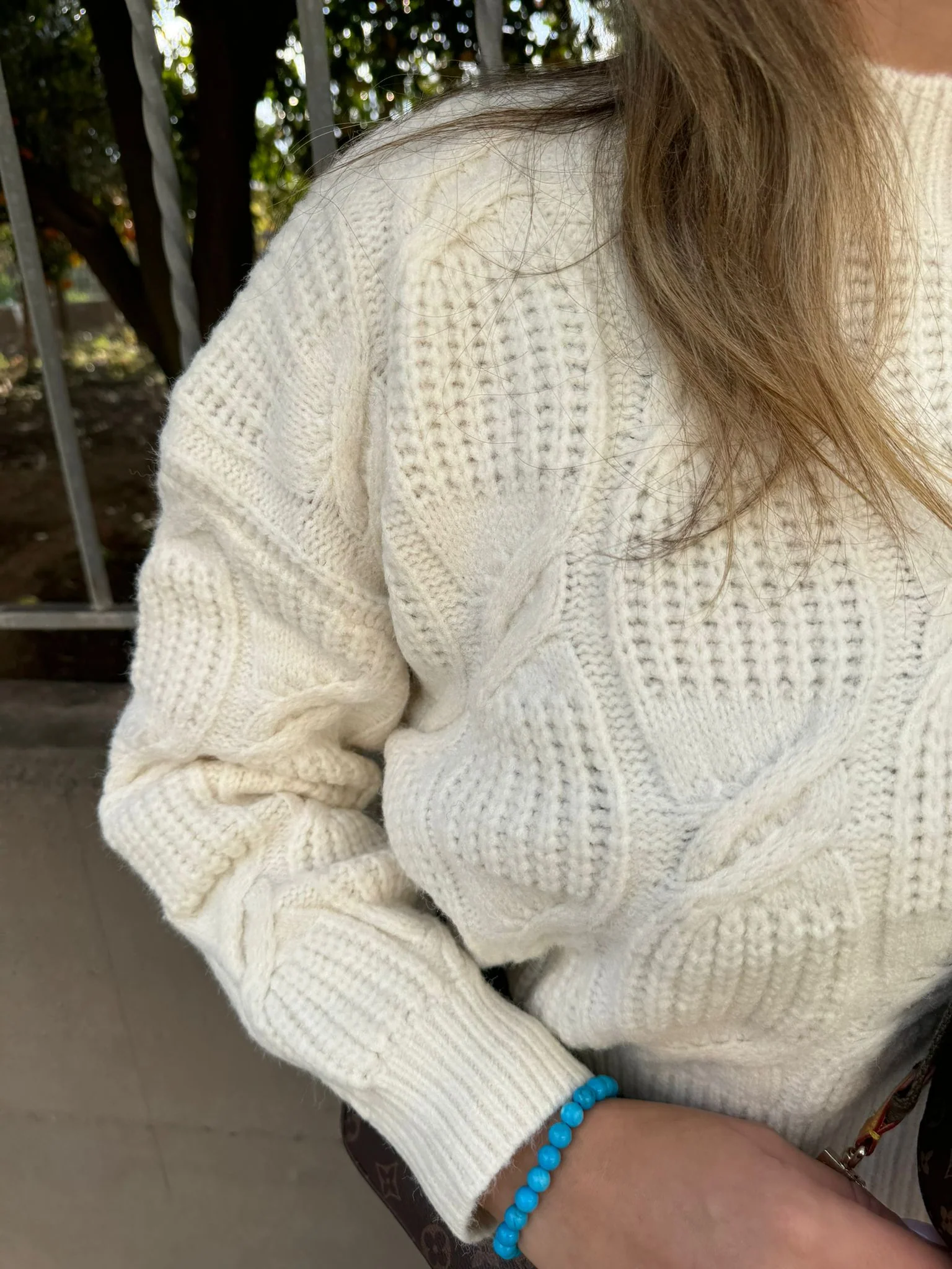 Maglione trama treccia tinta unita - immagine 9