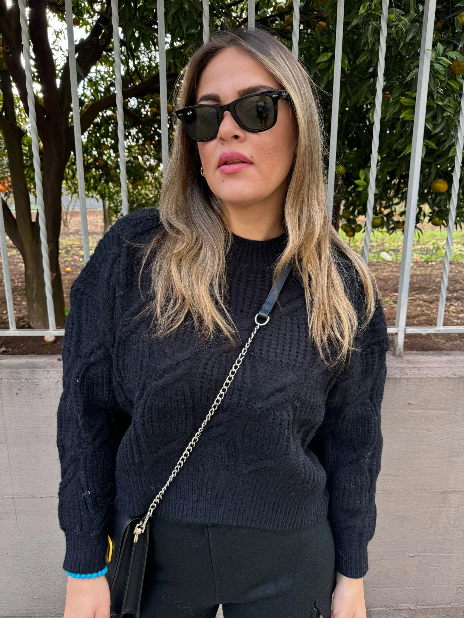 Maglione trama treccia tinta unita - immagine 5