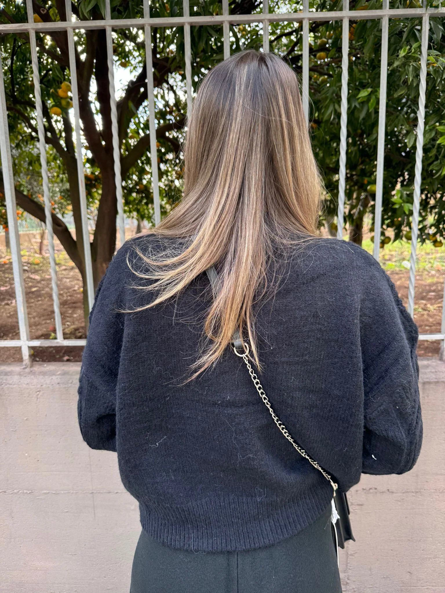 Maglione trama treccia tinta unita - immagine 7