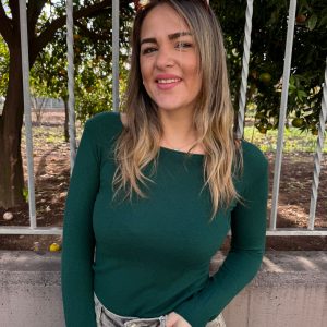 Maglia in simil lana con scollo a barchetta