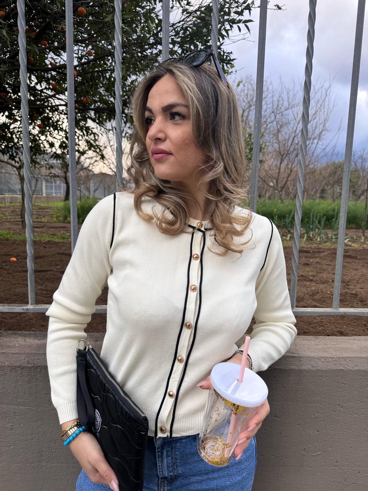 Cardigan in filo giro collo con bottoni oro