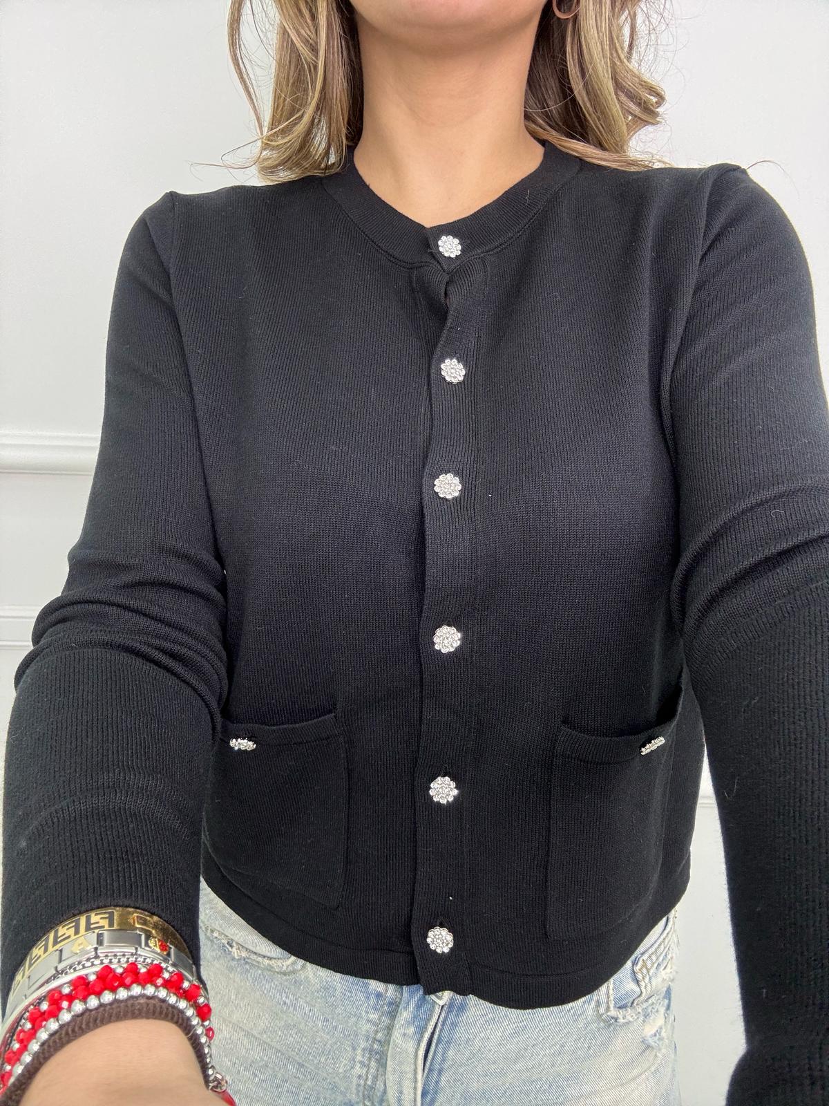 Cardigan in filo giro collo con bottoni gioiello - immagine 5