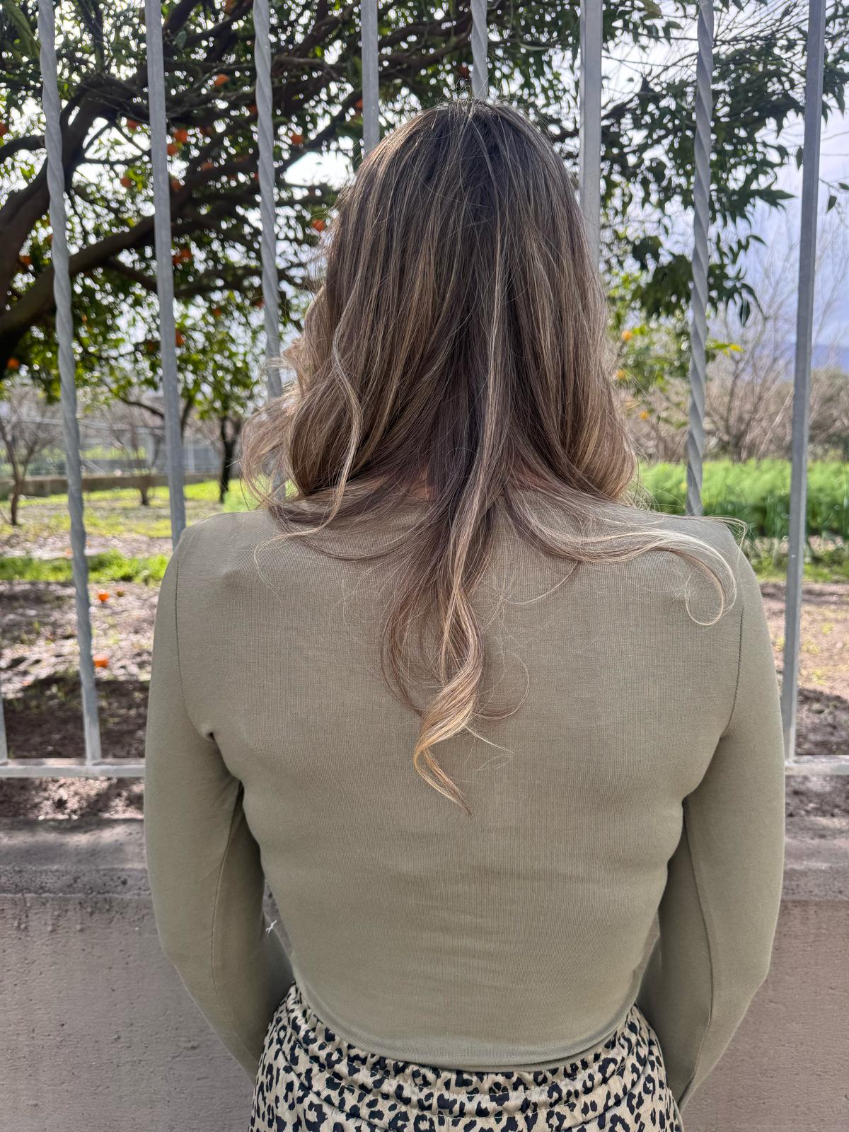 Maglia in cotone con bottoncini - immagine 7