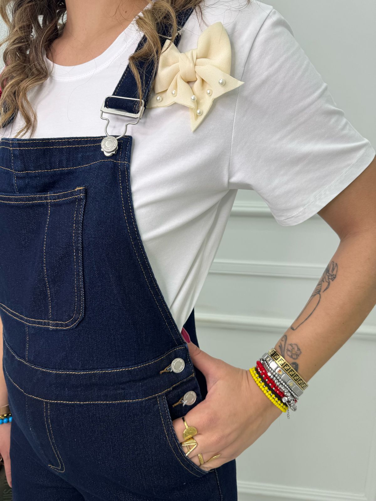 Salopette di jeans lavaggio scuro modello palazzo - immagine 5