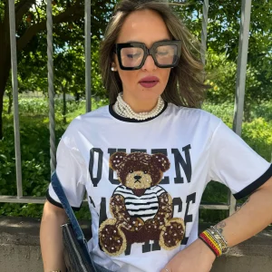 T-shirt con teddy e swarovski
