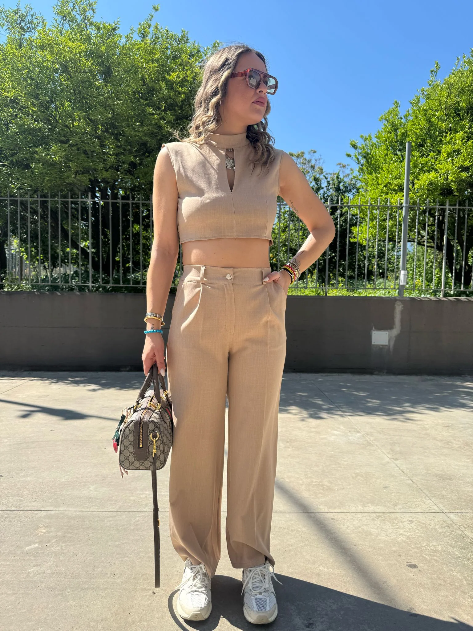 Coordinato 2 pezzi con top crop e pantalone palazzo - immagine 8