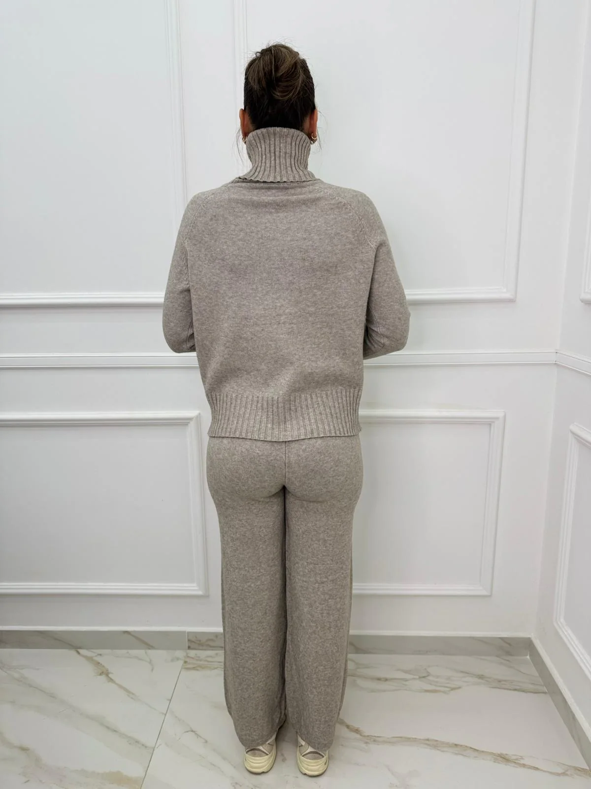 Coordinato 2 pezzi in lana con maglia collo alto - immagine 9