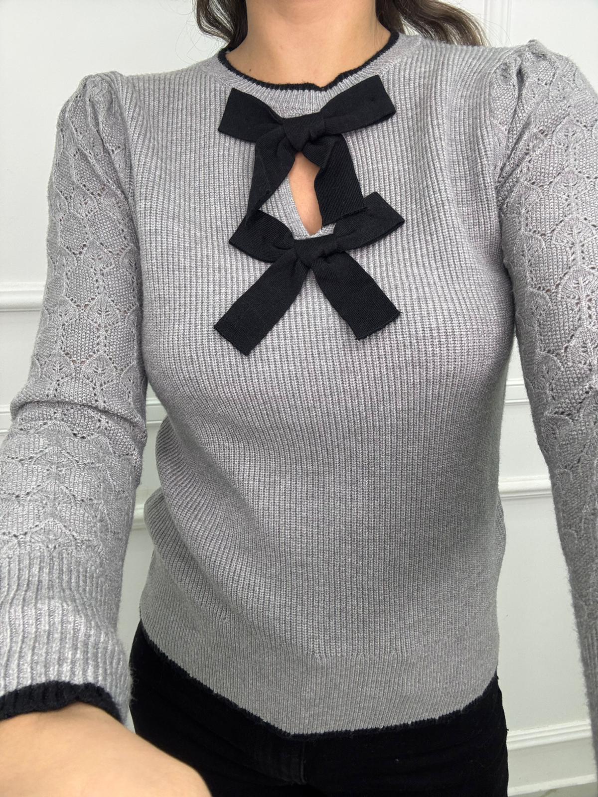 Maglia giro collo con fiocchetti - immagine 5