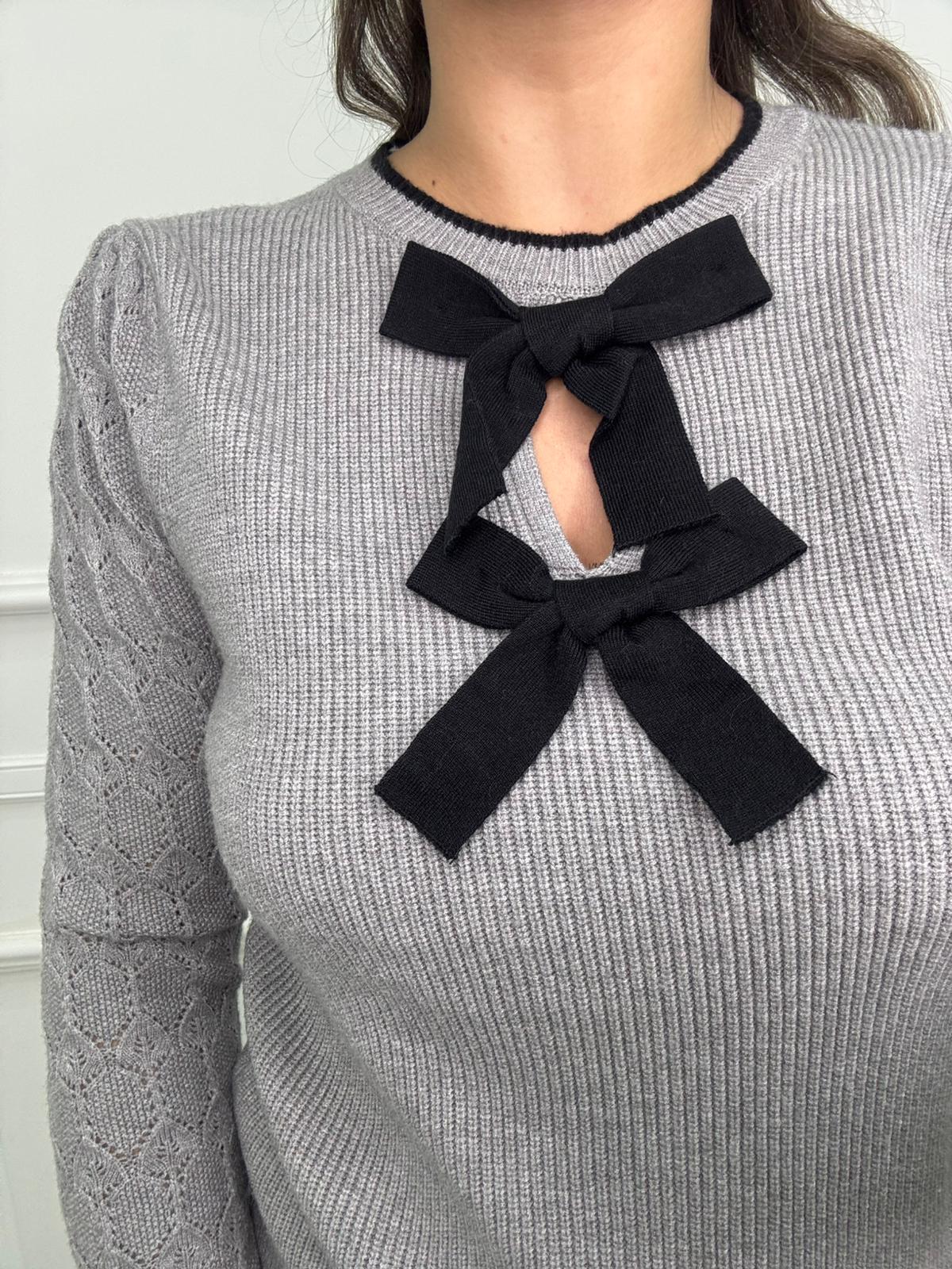 Maglia giro collo con fiocchetti - immagine 6