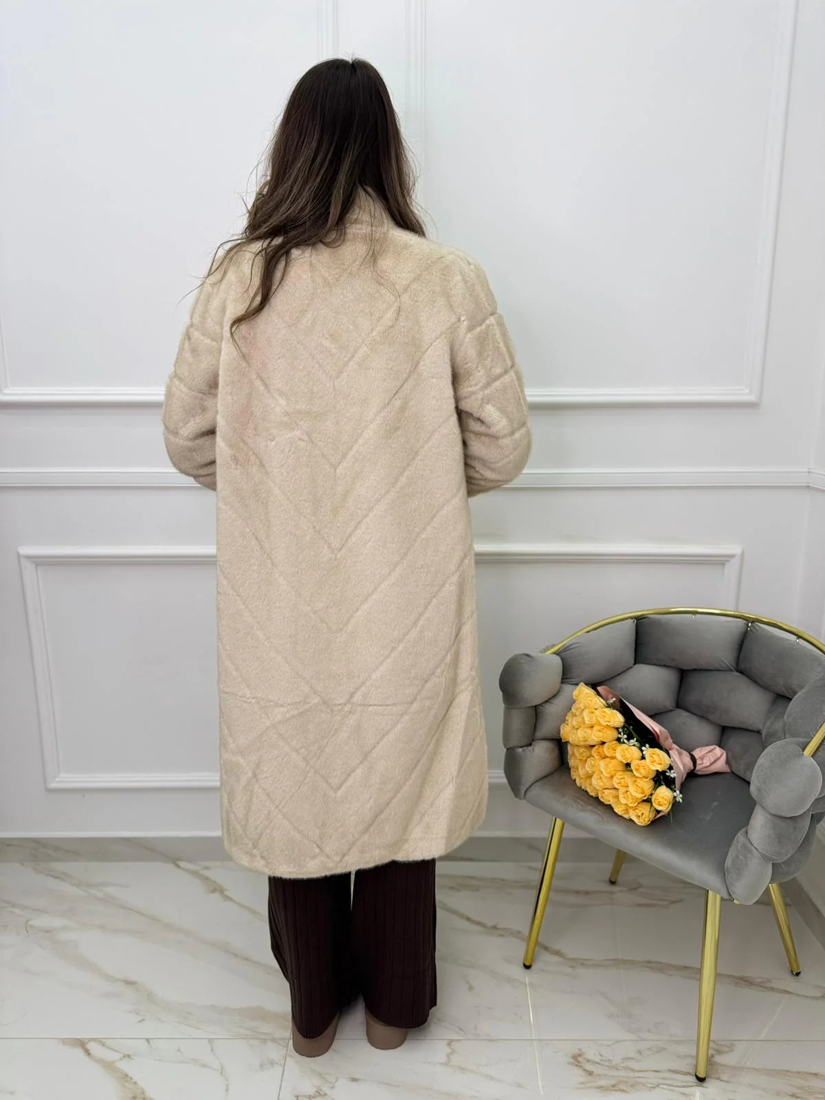 Pelliccia lunga con tasche laterali - immagine 4