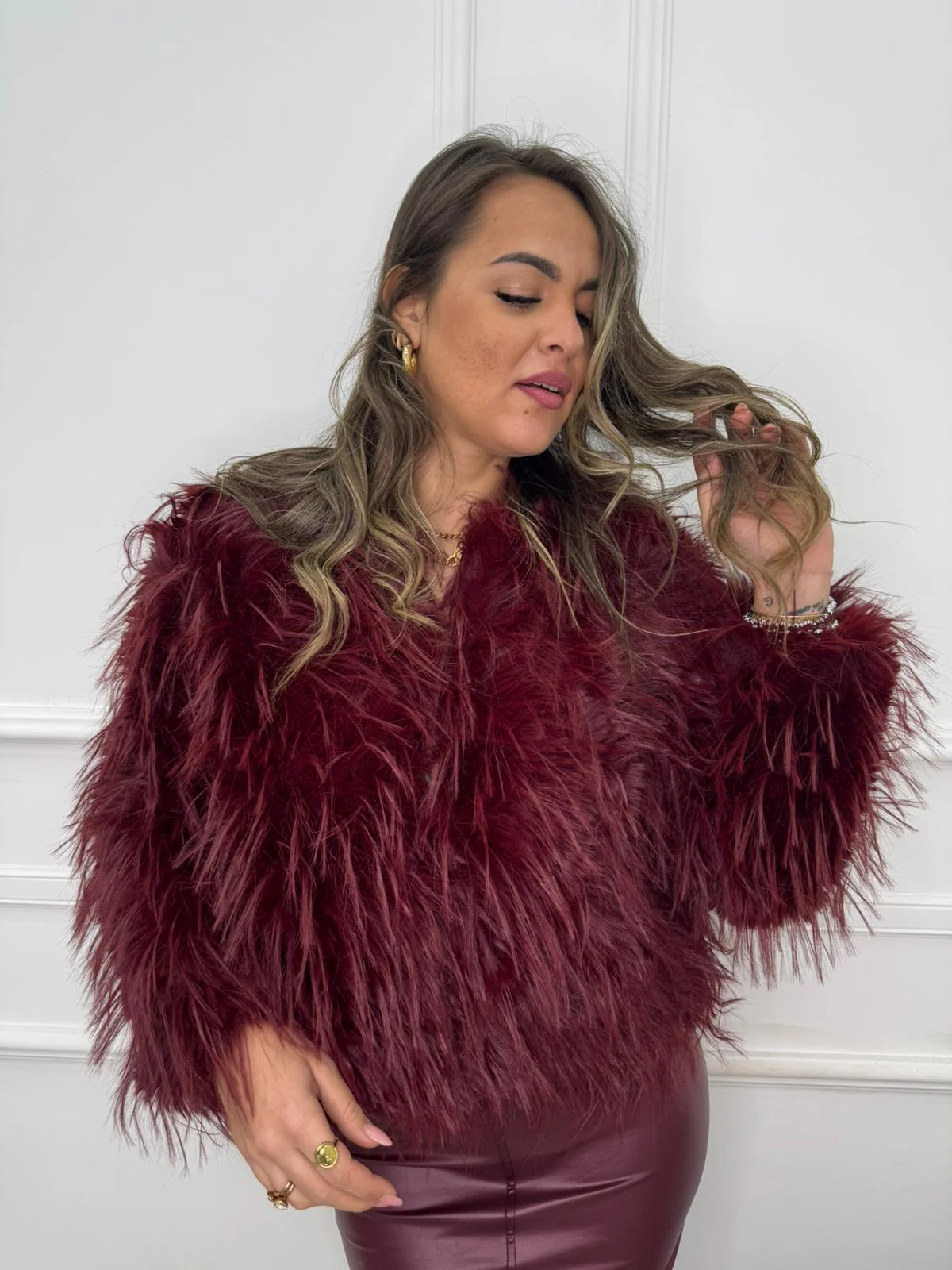 Pelliccia eco giro collo a pelo lungo - immagine 2