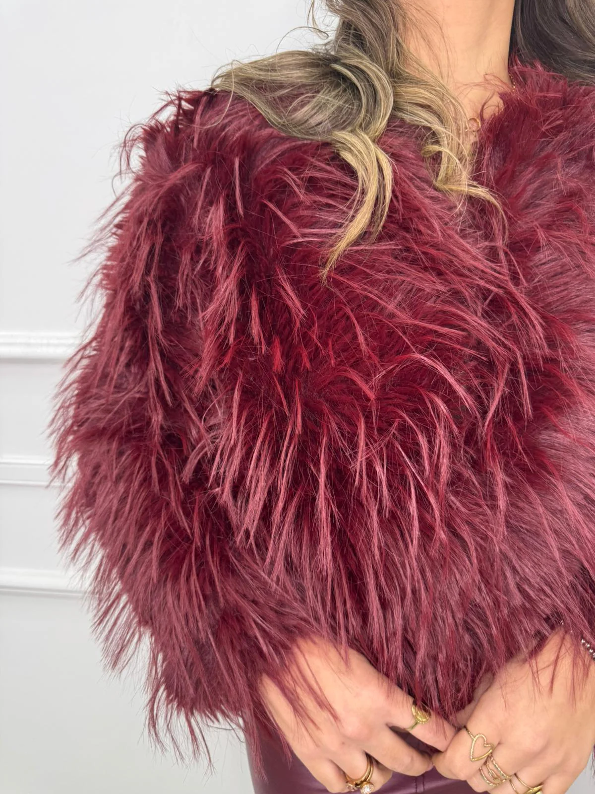 Pelliccia eco giro collo a pelo lungo - immagine 4