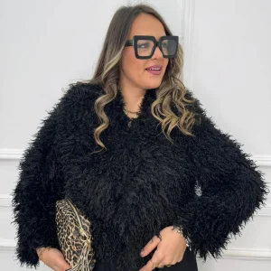 Pelliccia eco tinta unita con pelo particolare