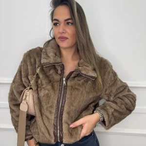 Pelliccia con inserti eco pelle e laccetti regolabili