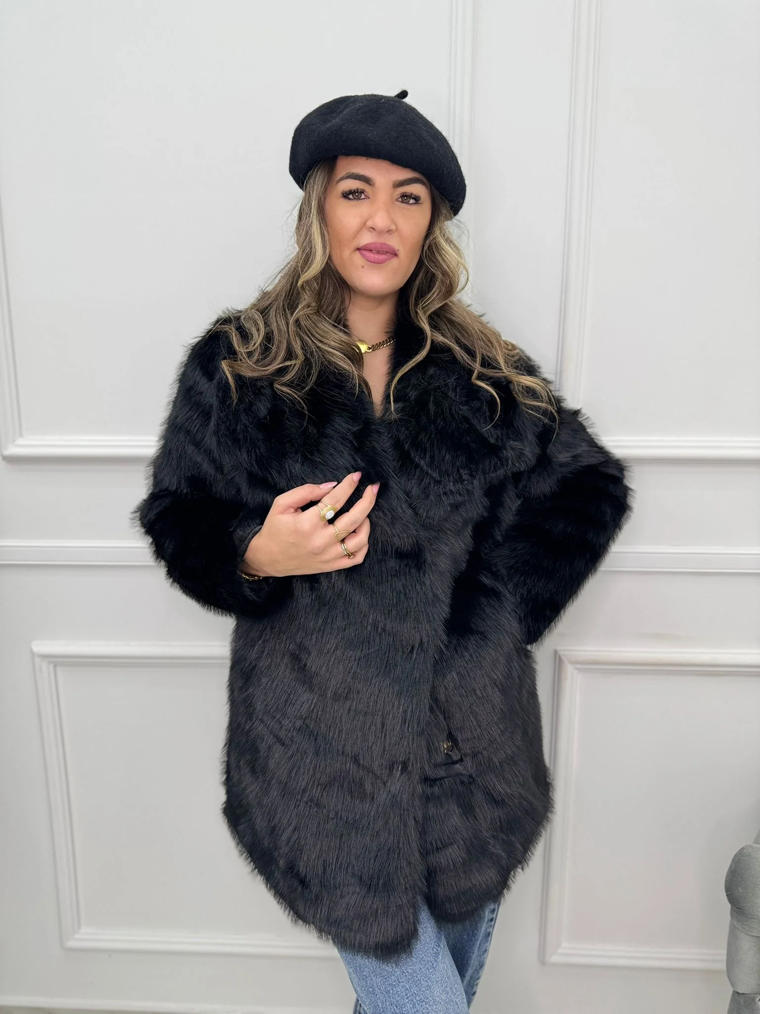 Pelliccia eco modello lungo con collo ampio - immagine 8