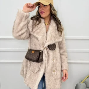 Pelliccia eco modello lungo con collo ampio