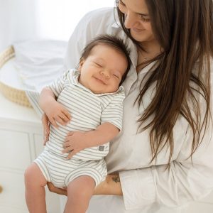 Completo copripannolino e maglietta maniche corte con colletto con volant neonato