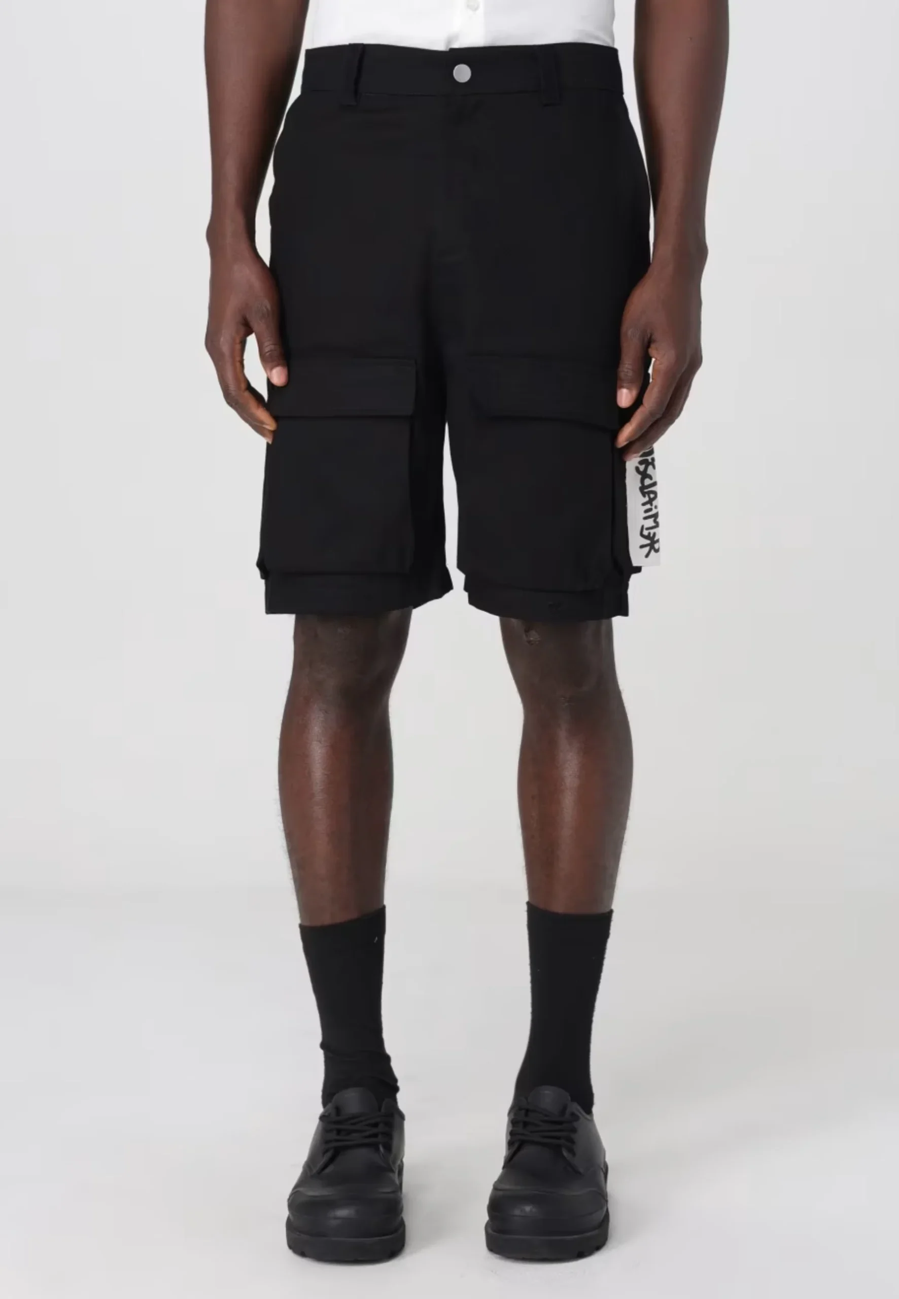 Bermuda DISCLAIMER cargo in cotone nero - immagine 3