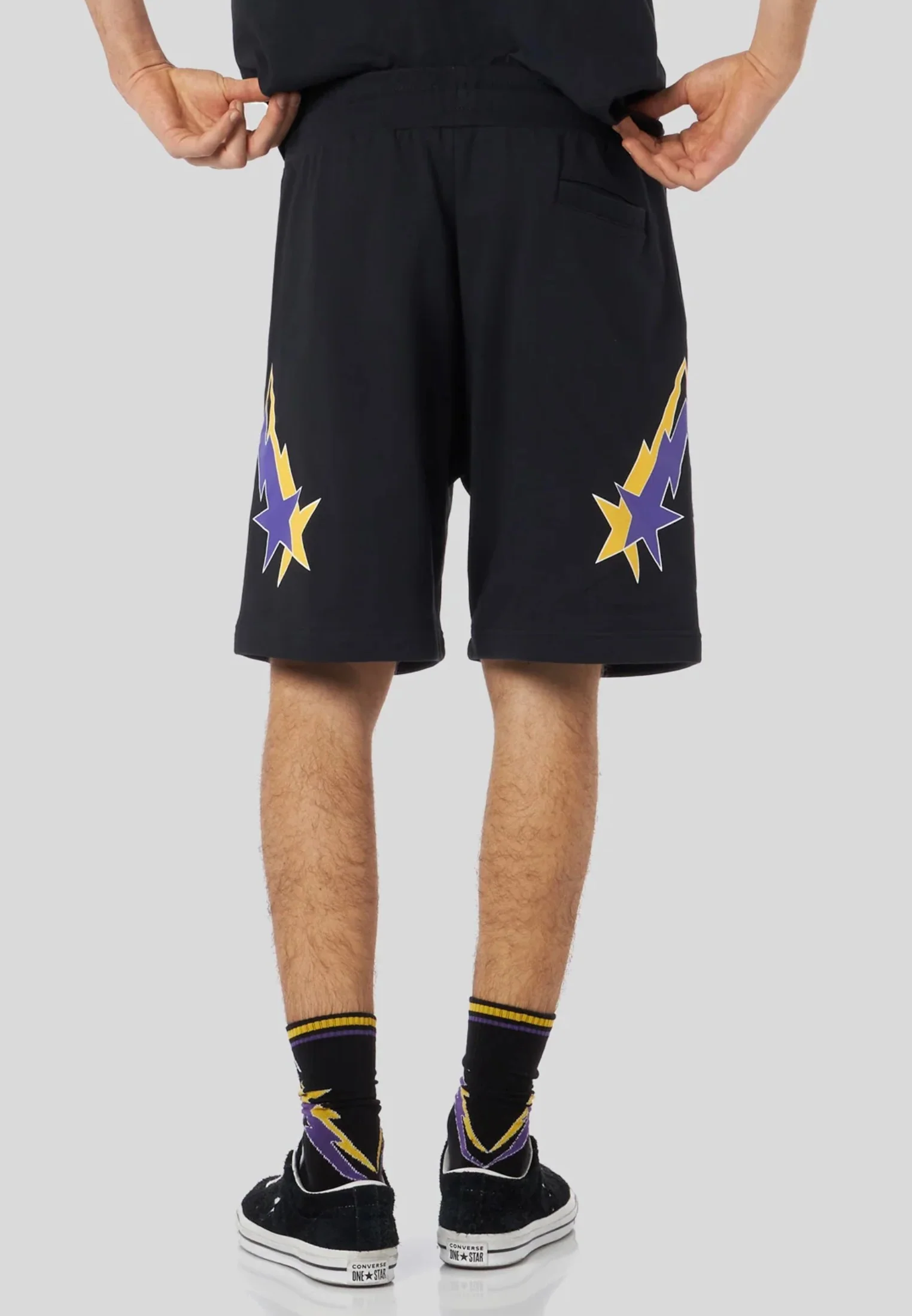 Completo estivo PHOBIA ARCHIVE t-shirt + pantaloncino nero fulmini stellati giallo/viola - immagine 6