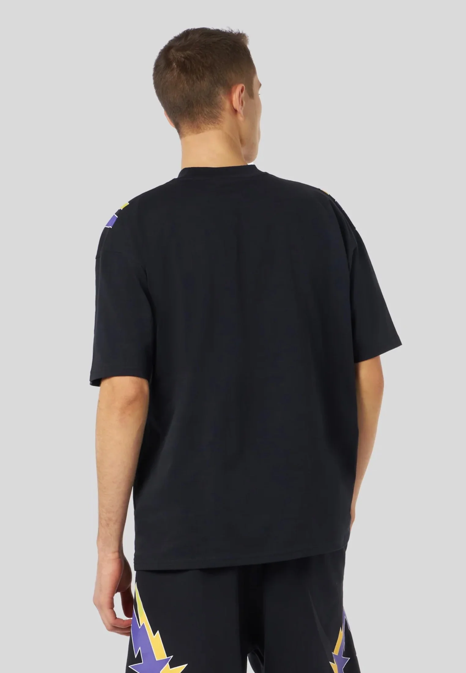 Completo estivo PHOBIA ARCHIVE t-shirt + pantaloncino nero fulmini stellati giallo/viola - immagine 5